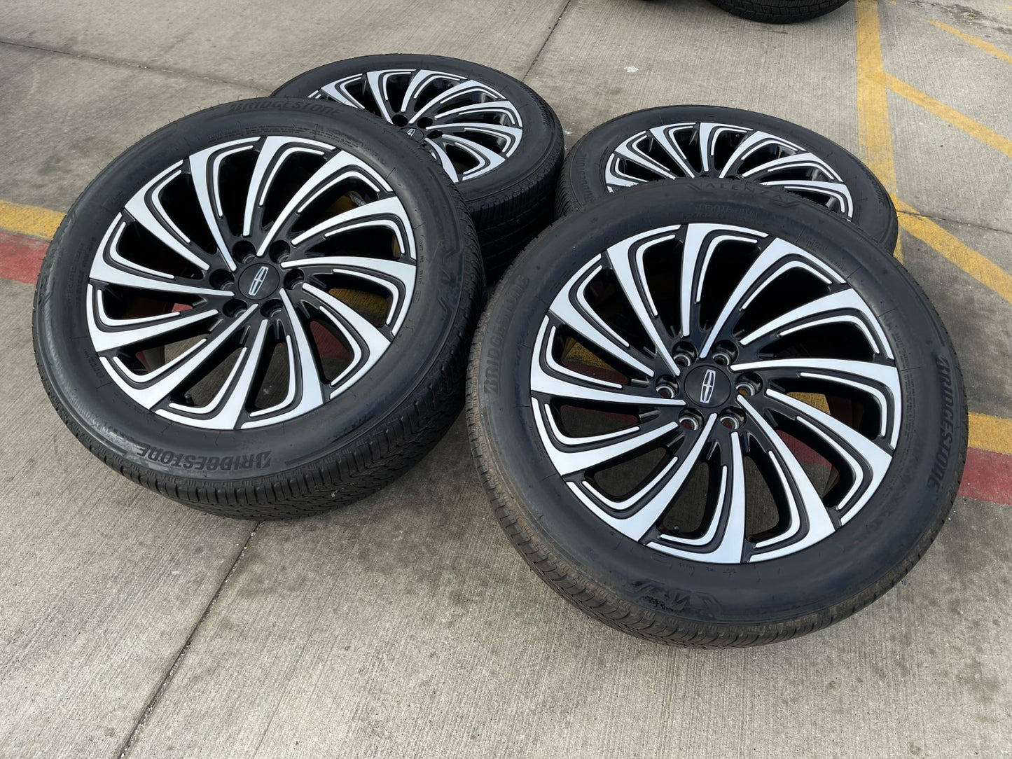 22" Lincoln Navigator OEM 10666 rims wheels BLACK LABEL 2025 2026 BRIDGESTONE