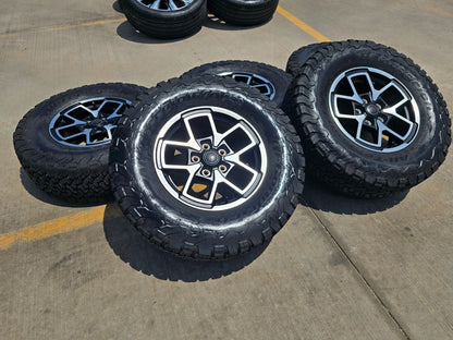 17" Jeep Wrangler Rubicon OEM 95730 9327 wheels rims Gladiator BFG KO2 A/T 33"