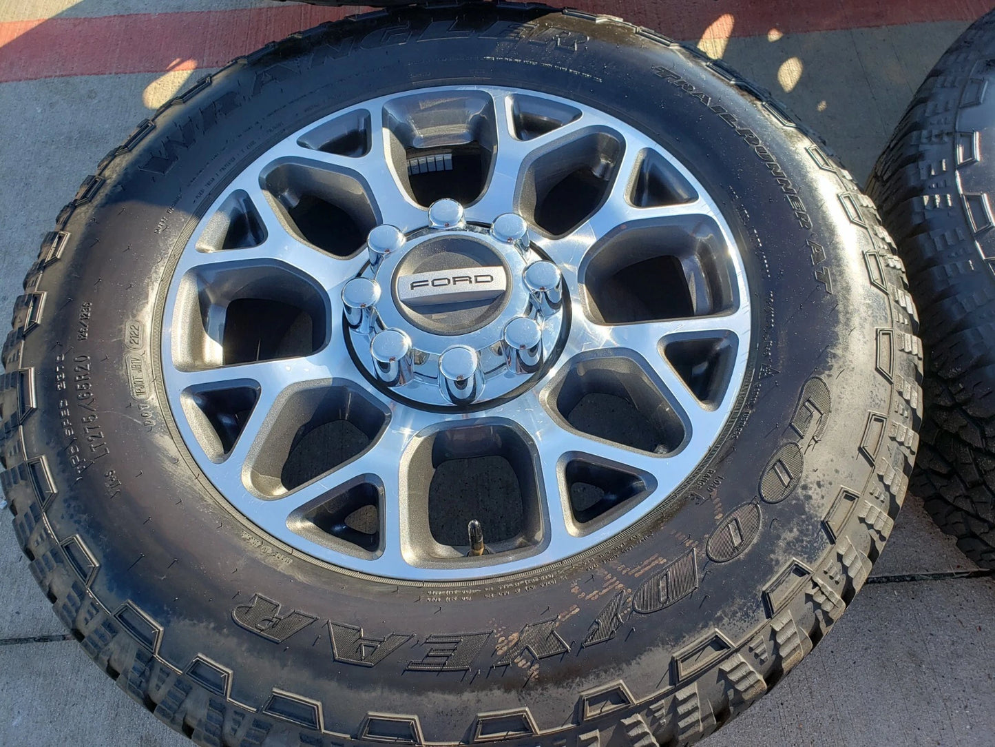 20" Ford F-250 F-350 OEM Lariat wheels rims 10292 tires