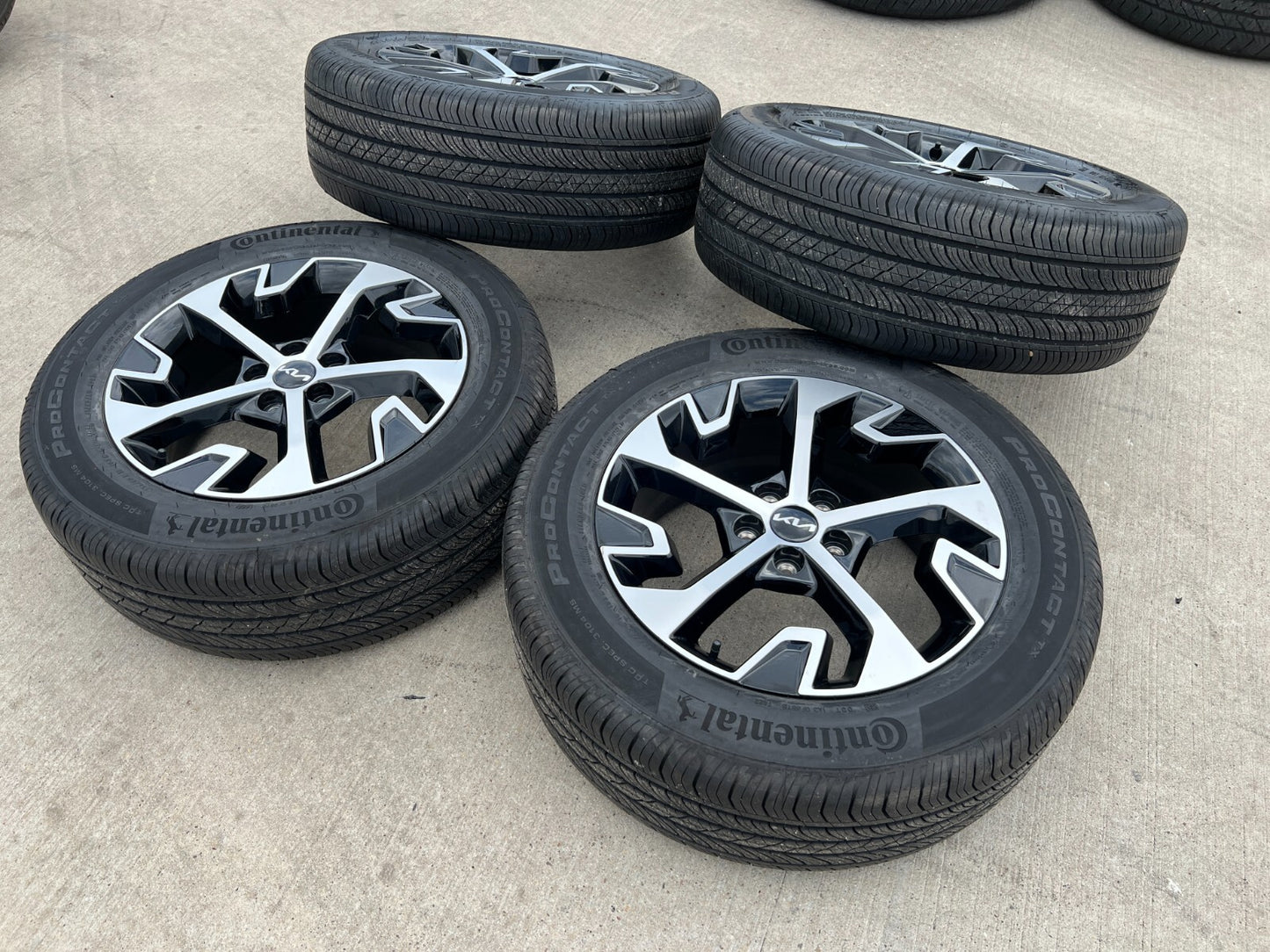 18" Kia Sportage Telluride OEM wheels rims tires 95386 Sorento Sedona