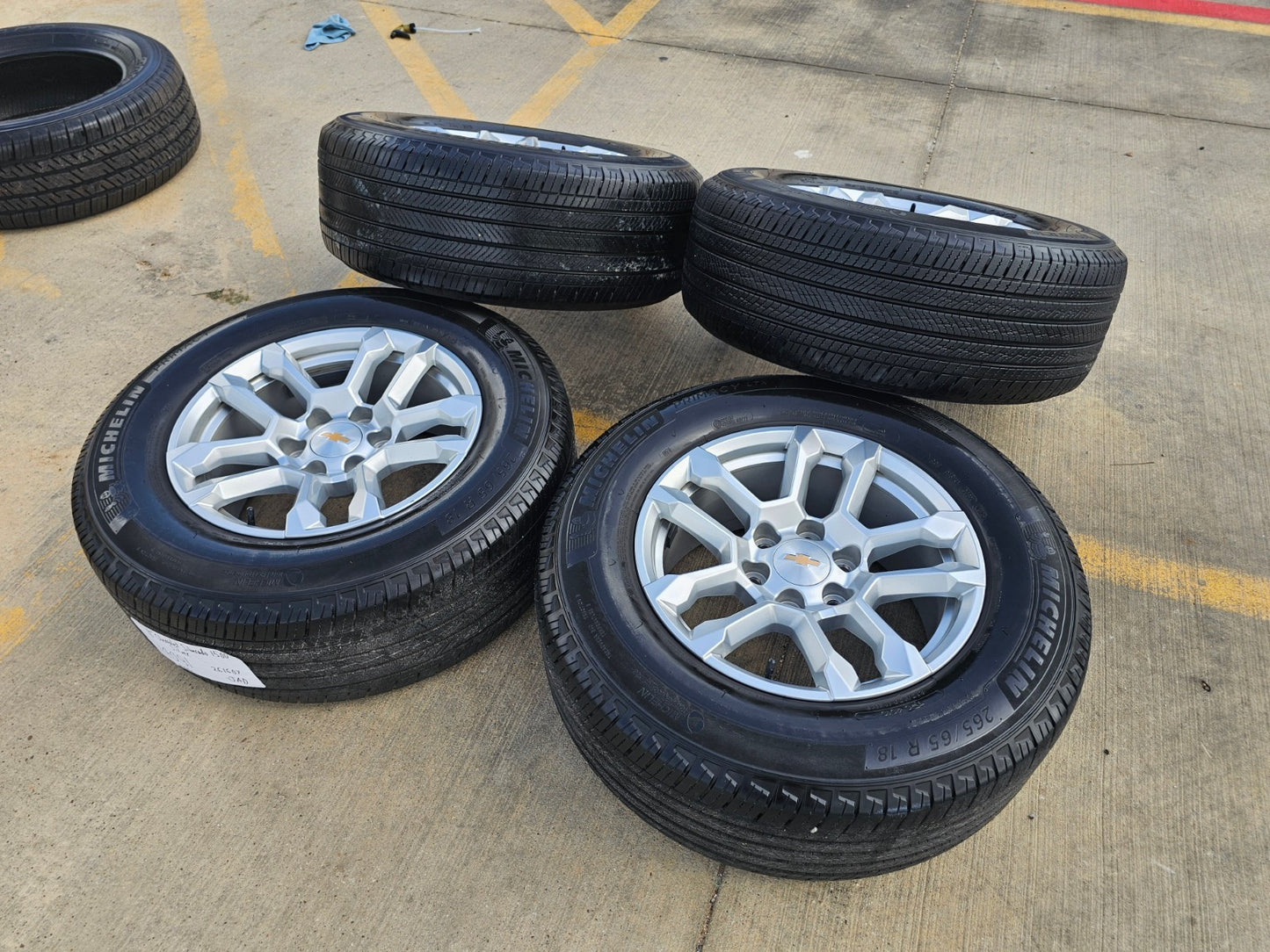 18" Chevy Silverado Suburban Tahoe OEM 14091 wheels rims GMC SET MICHELIN
