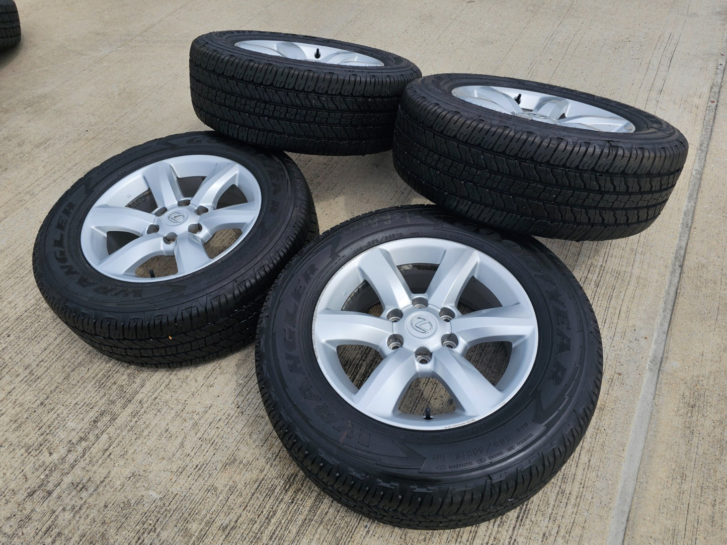 18" Lexus GX460 GX470 Tacoma 4Runner OEM wheels rims 74229 tires