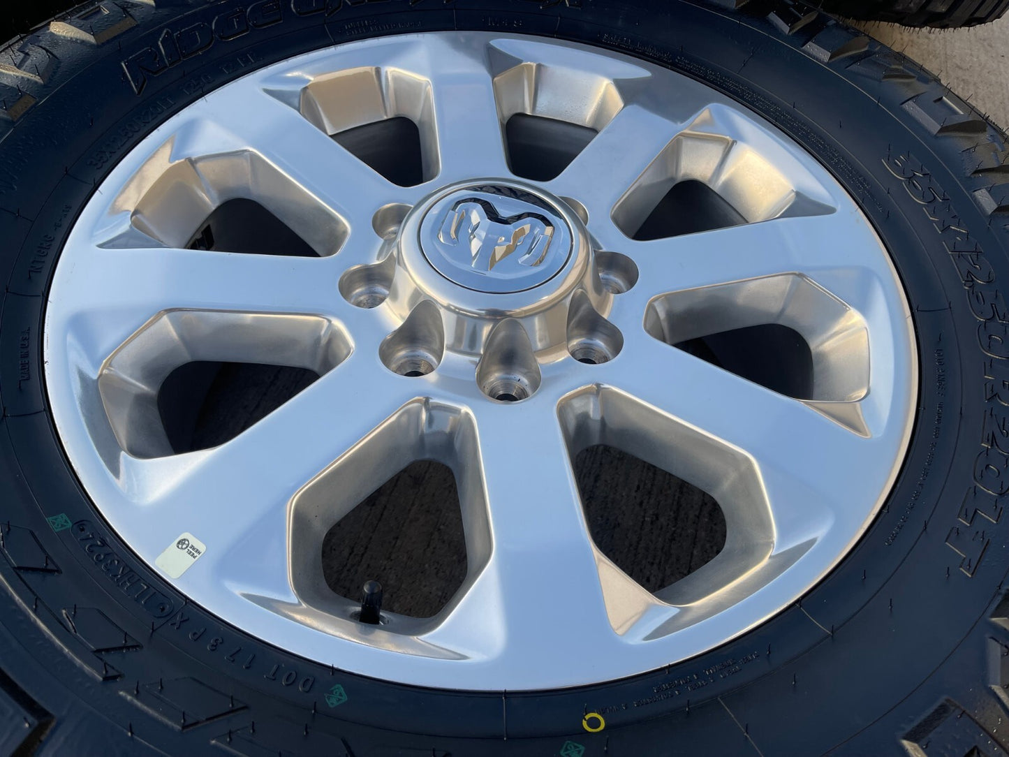 20" Dodge Ram 2500 3500 LARAMIE OEM 2700 wheels rims 2025 2026 NEW 35" NITTO
