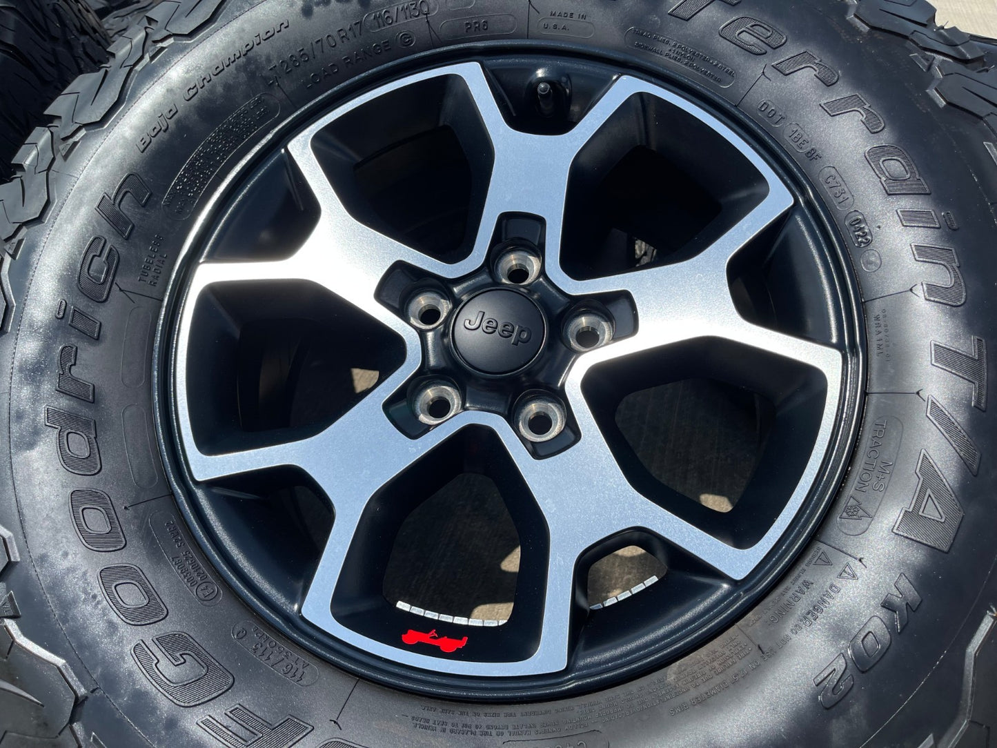 17" Jeep Wrangler Rubicon OEM 9218 wheels rims Gladiator BRIDGESTONE A/T NEW