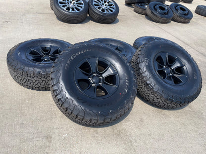 (4) 17" Jeep Wrangler Rubicon OEM 96226 wheels rims Gladiator BFG KO2 37" NEW