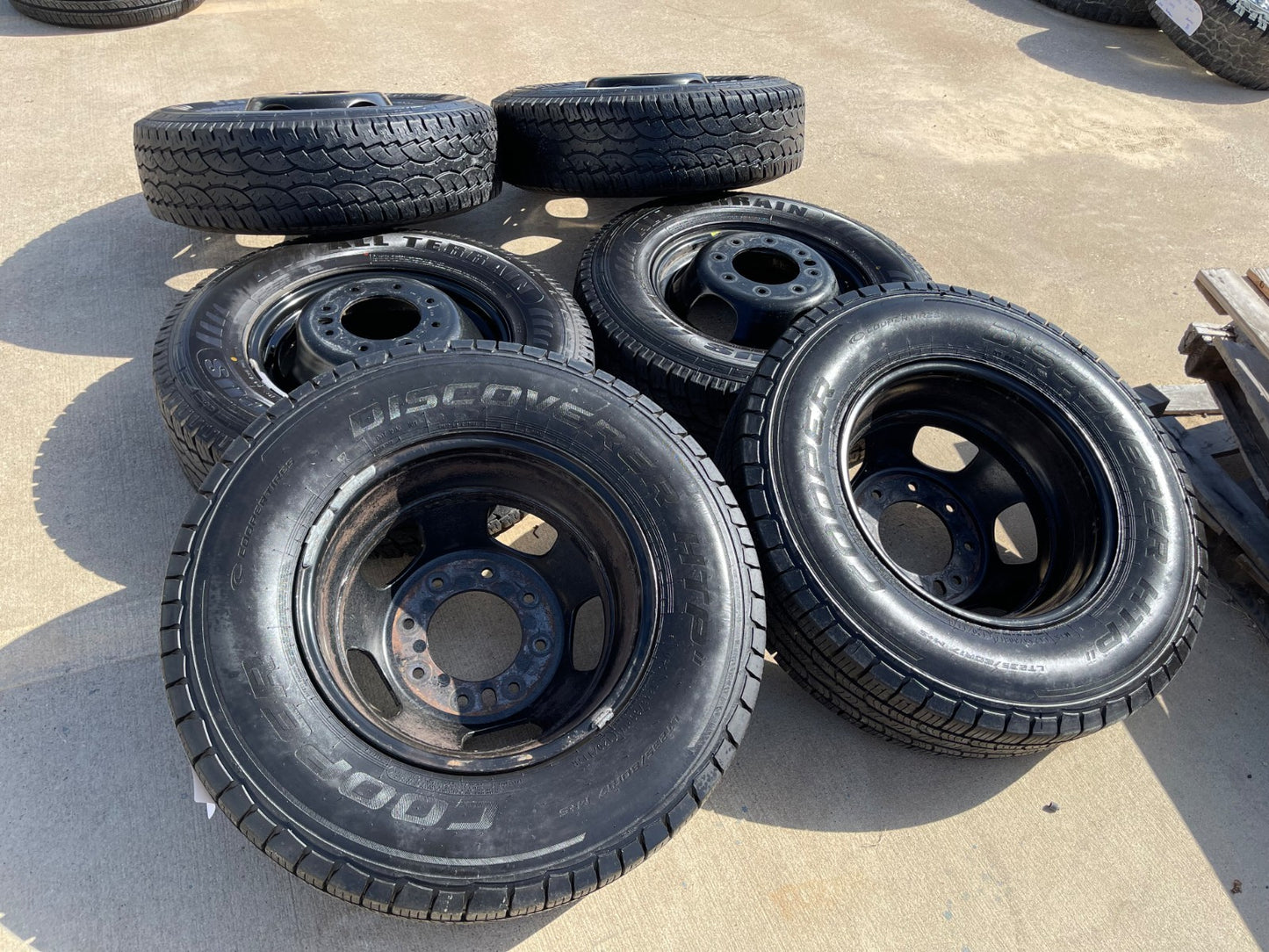 17" Dodge Ram 3500 Dually Laramie 8x200 wheels rims 2703 2704 OEM SET