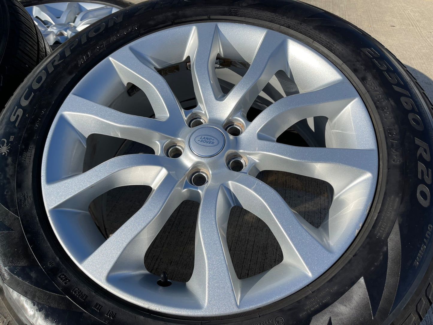 20" Land Rover Defender OEM 72252 wheels rims Range Rover tires