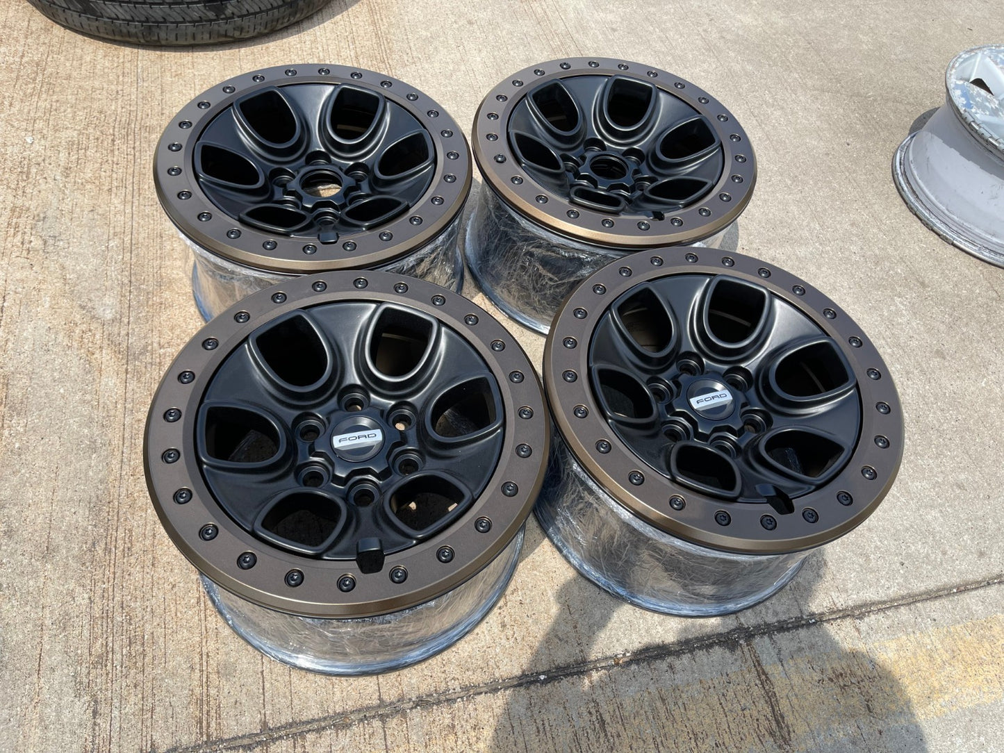 17" Ford F-150 Raptor OEM BEADLOCK rims wheels 10459 95210 BRONZE 2025 2026 NEW