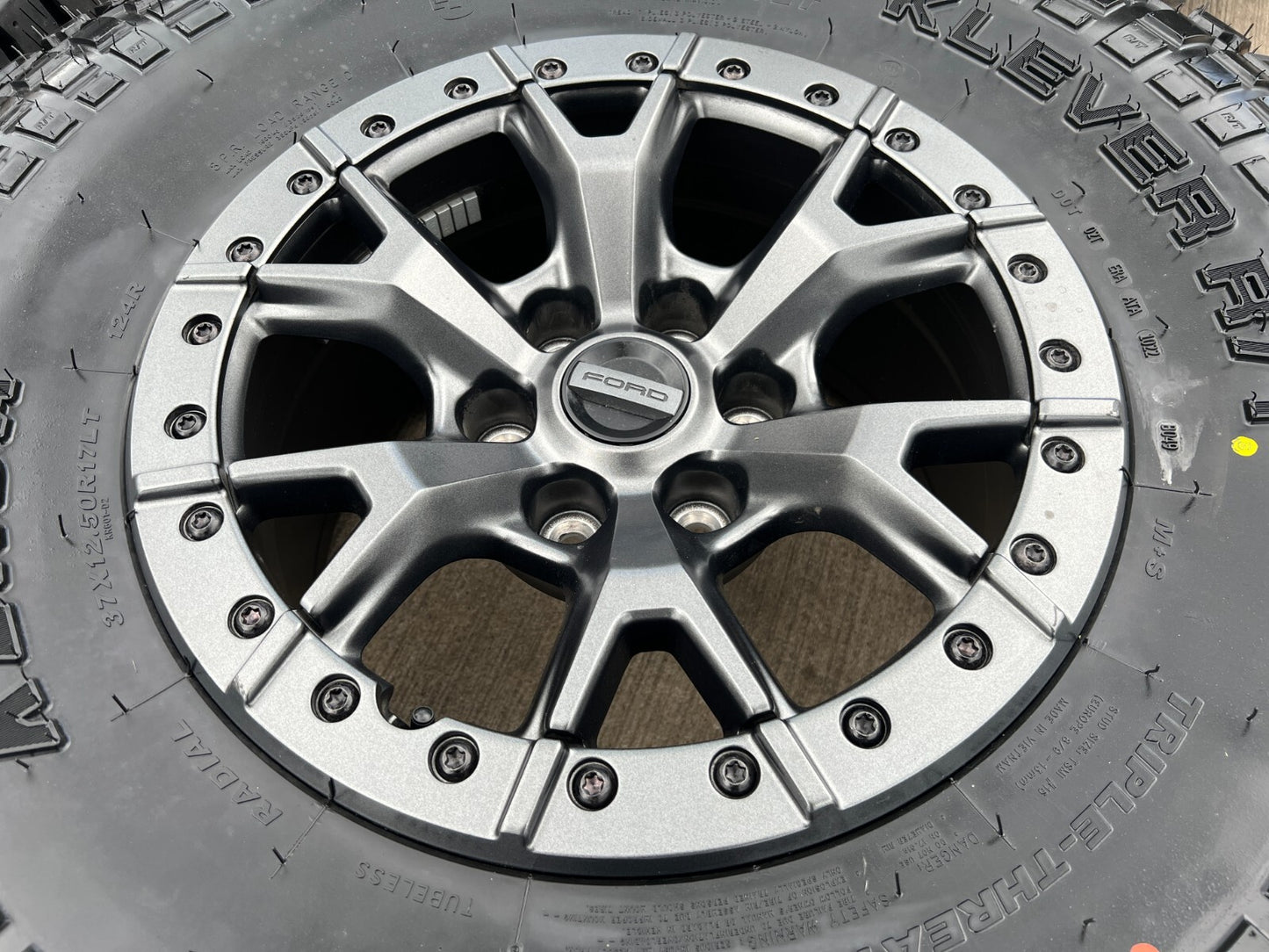 17" Ford F-150 Raptor OEM BEADLOCK 10460 rims wheels tires 37" R/T NEW