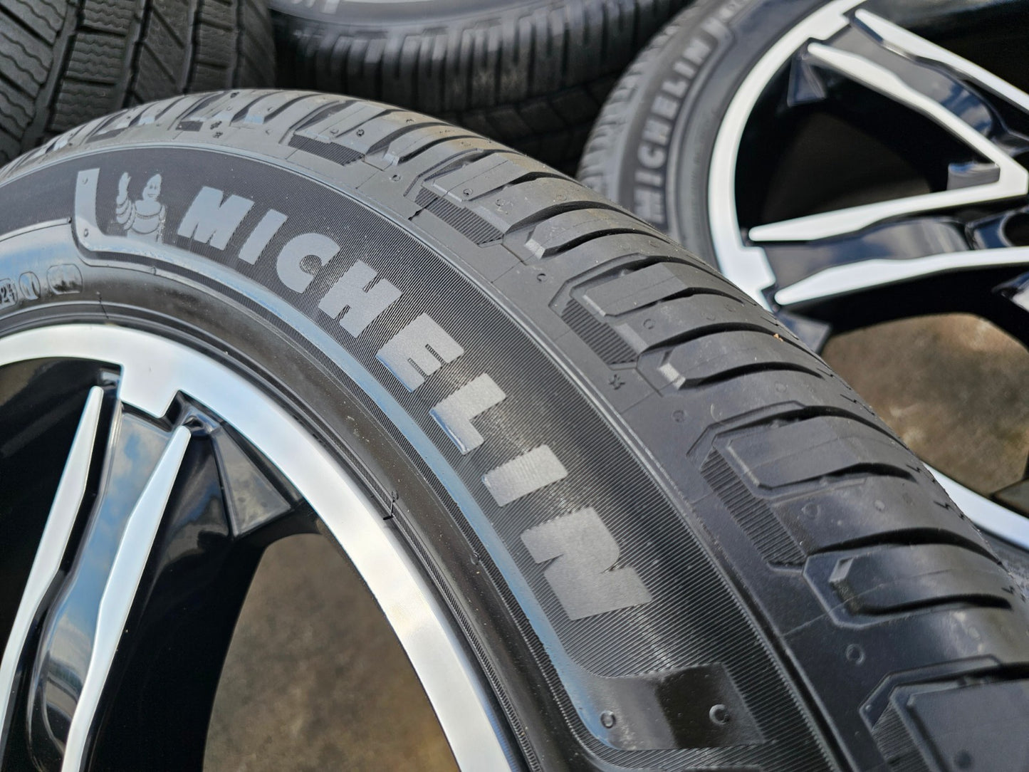 22" Ford F-150 Expedition PERFORMANCE OEM 10200 rims wheels MICHELIN