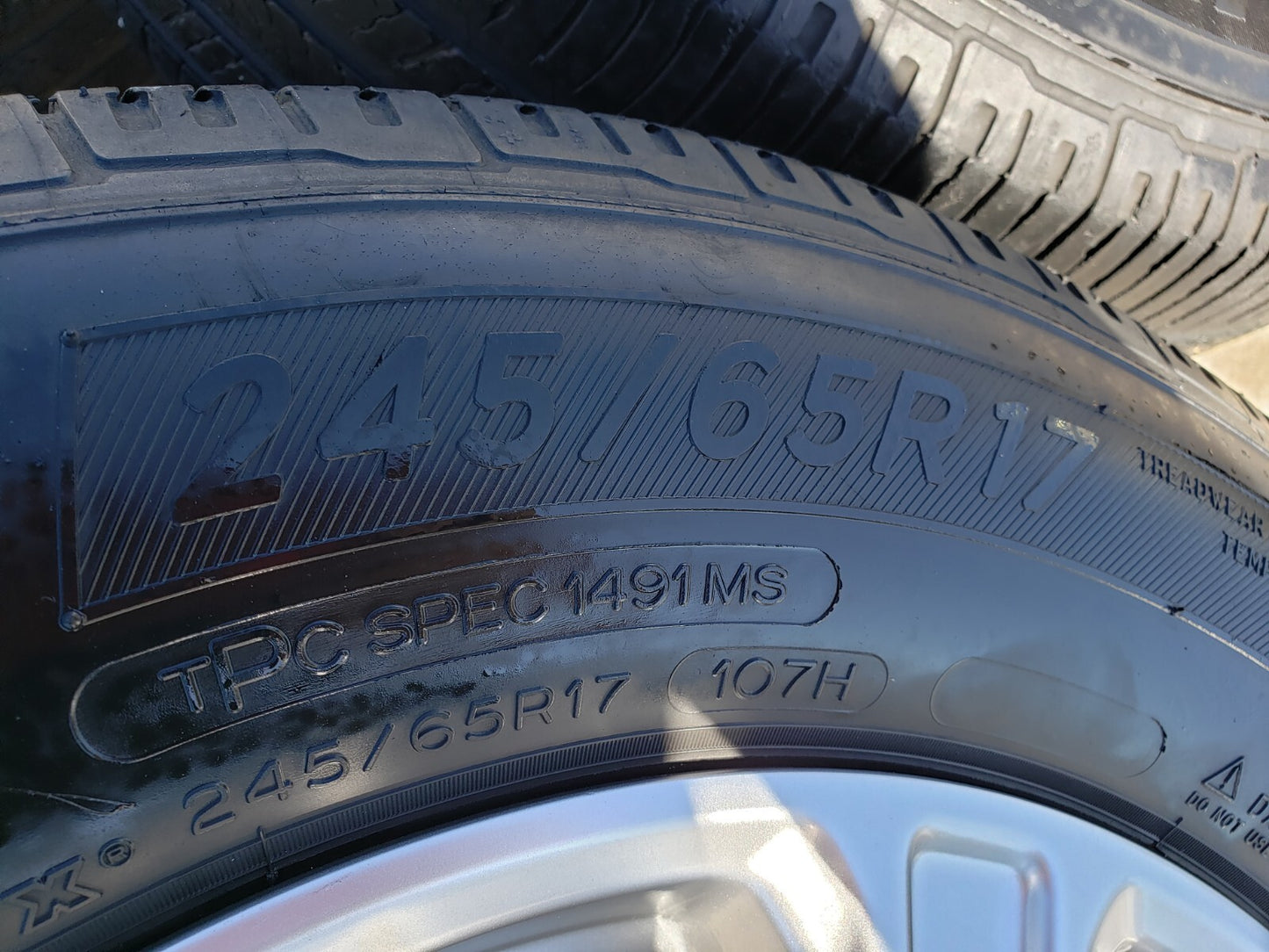 17" GMC Acadia Chevy Blazer Cadillac XT6 OEM wheels rims 5795 tires