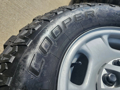17" Chevy Silverado GMC Sierra 2500 OEM 8095 wheels 33" M/T