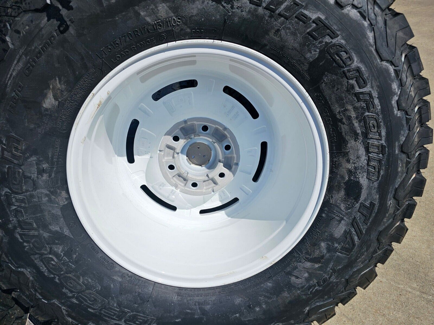 17" Ford Bronco HERITAGE SASQUATCH wheels rims white 35" BFG NEW 2023 2024 2025