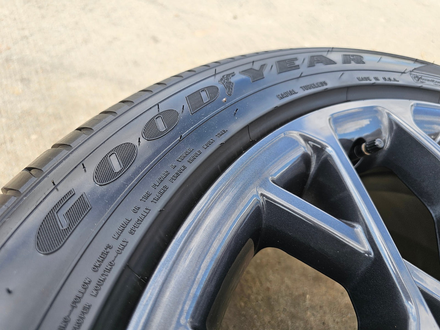 21" Jeep Grand Cherokee L OEM wheels rims 9291 Durango tires GOODYEAR NEW