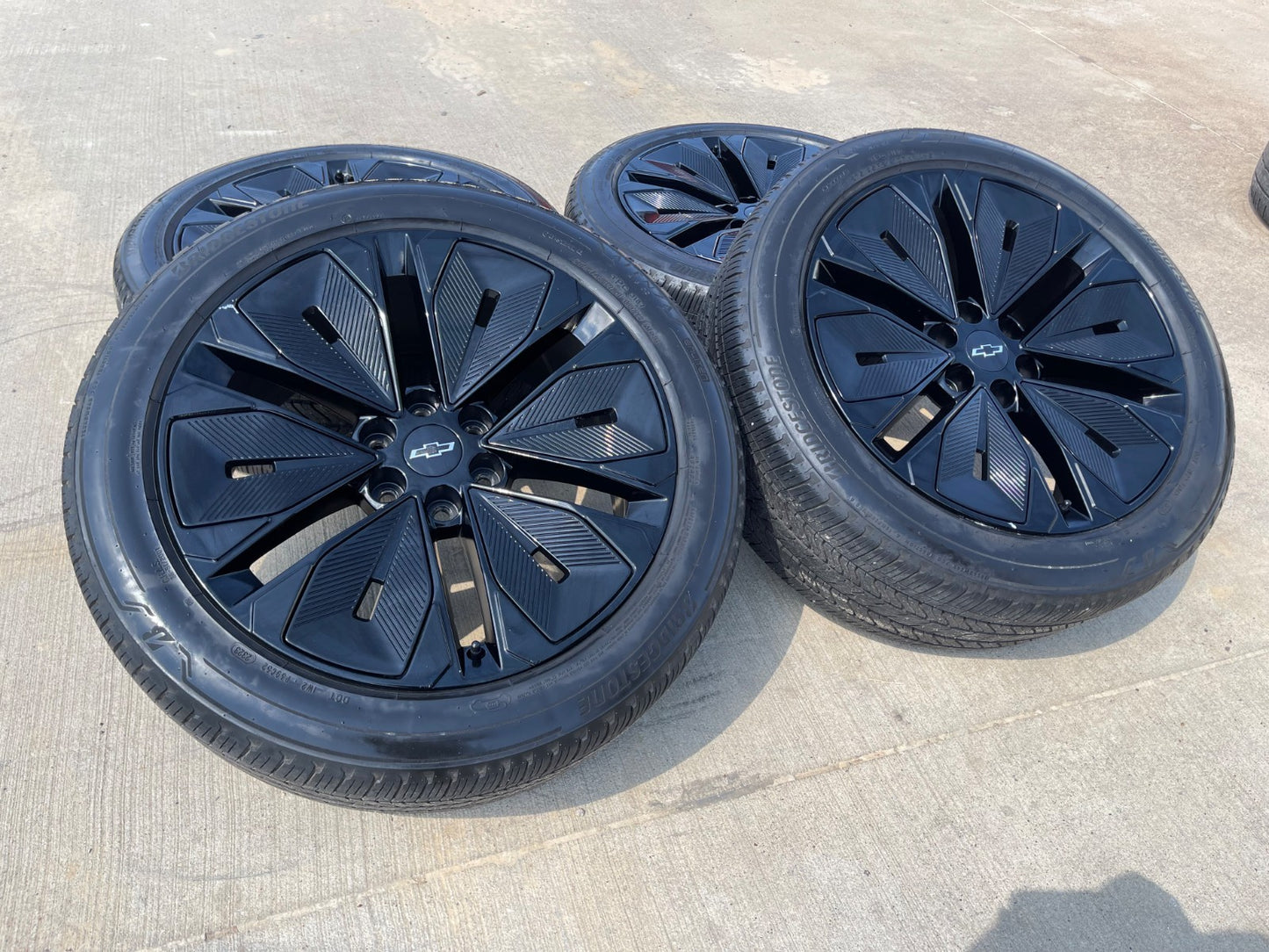 21" Chevy Blazer SS EV OEM 14119 wheels rims 2024 2025 2026 2027 BRIDGESTONE SET