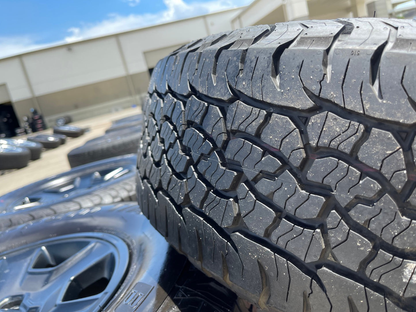 17" Jeep Wrangler Rubicon OEM 9260 wheels rims Gladiator tires BFG A/T NEW