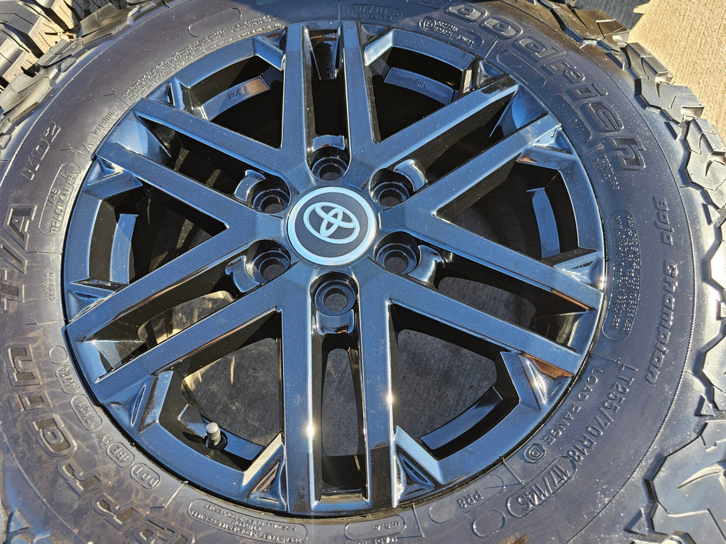 18" Toyota Tundra Sequoia TRD OEM 75281 wheels rims LX600 2025 2026 NEW BFG KO2