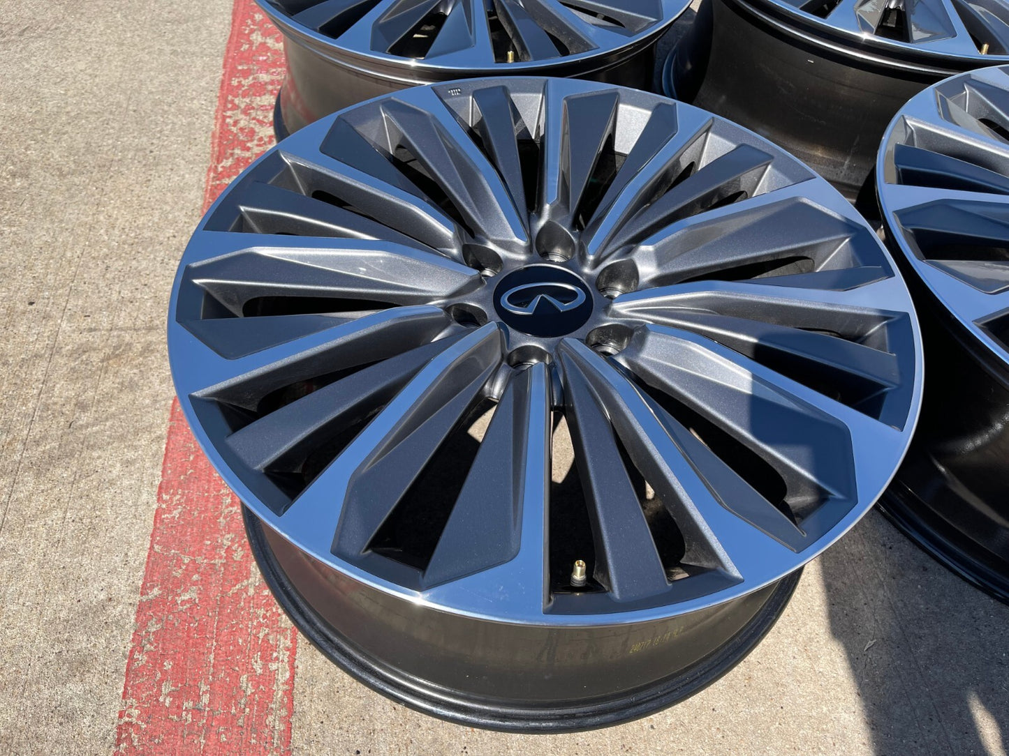 (1) 22" Infiniti QX80 QX56 Nissan Titan Armada OEM 94236 wheel rim 2025 2026
