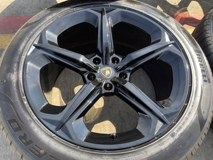 21" Lamborghini Urus OEM wheels rims Taigete 2018 2019 2023 2024 2025 PIRELLI