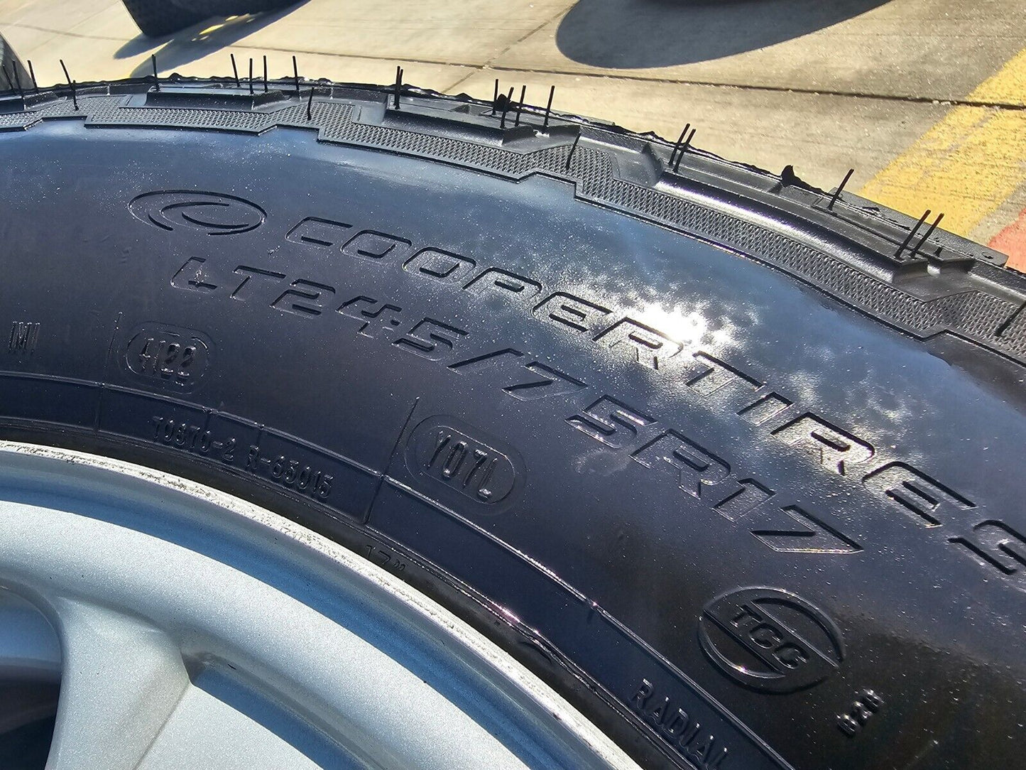 17" Chevy Silverado GMC Sierra 2500 3500 OEM 8095 wheels 2021 2022 2023 2024