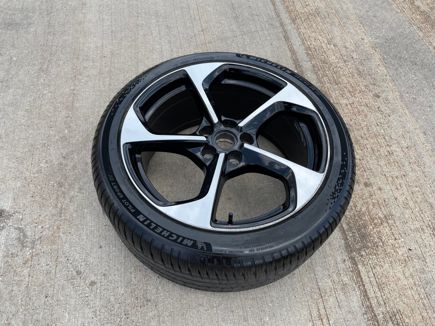 20" 20x9.5 Lucid Air OEM Grand Touring black wheel rim REAR 2022 2023 2024 2025