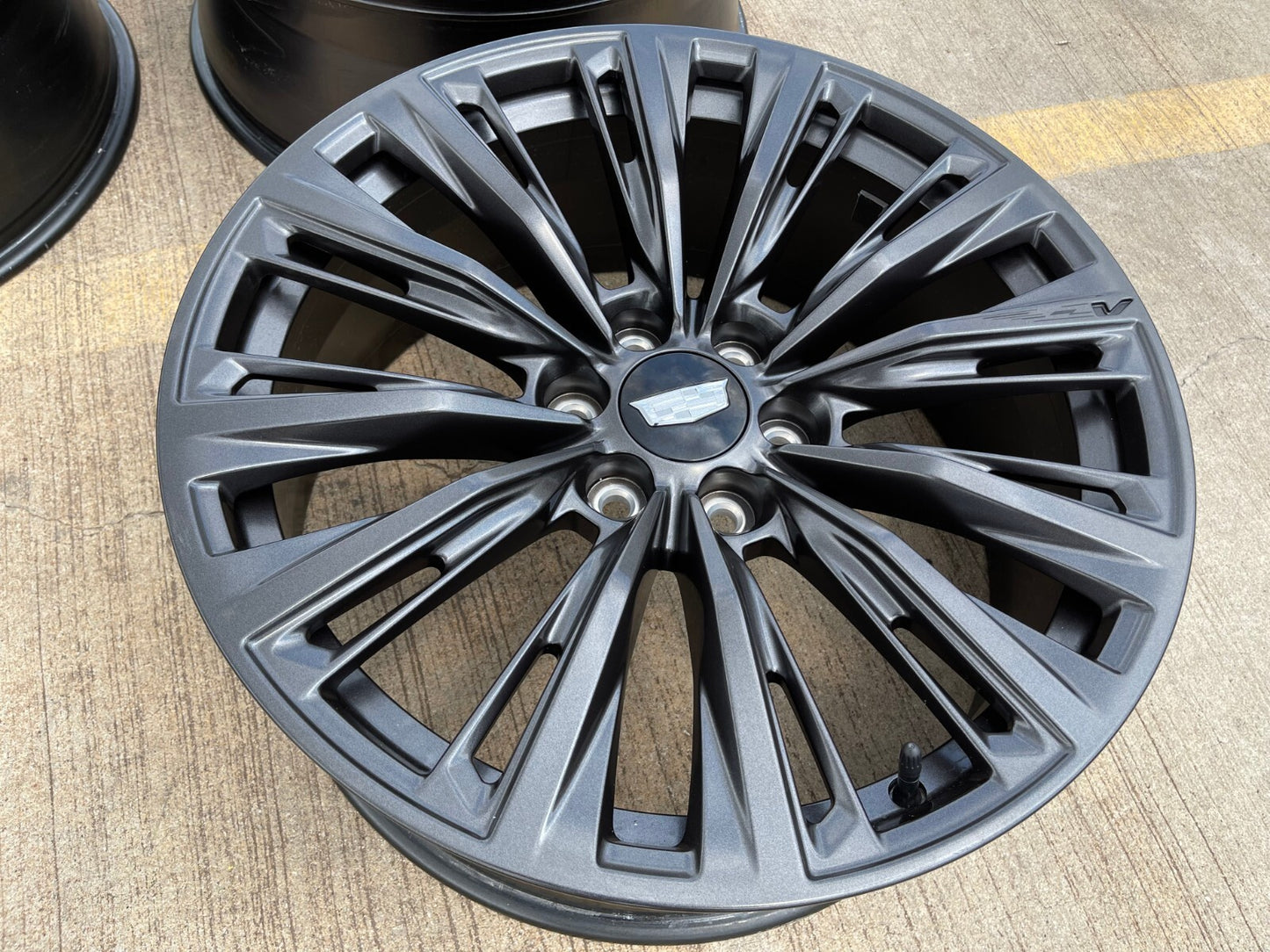 22" Cadillac Escalade V V600 Platinum OEM ORIGINAL wheel rim 2023 2024 2025 NEW