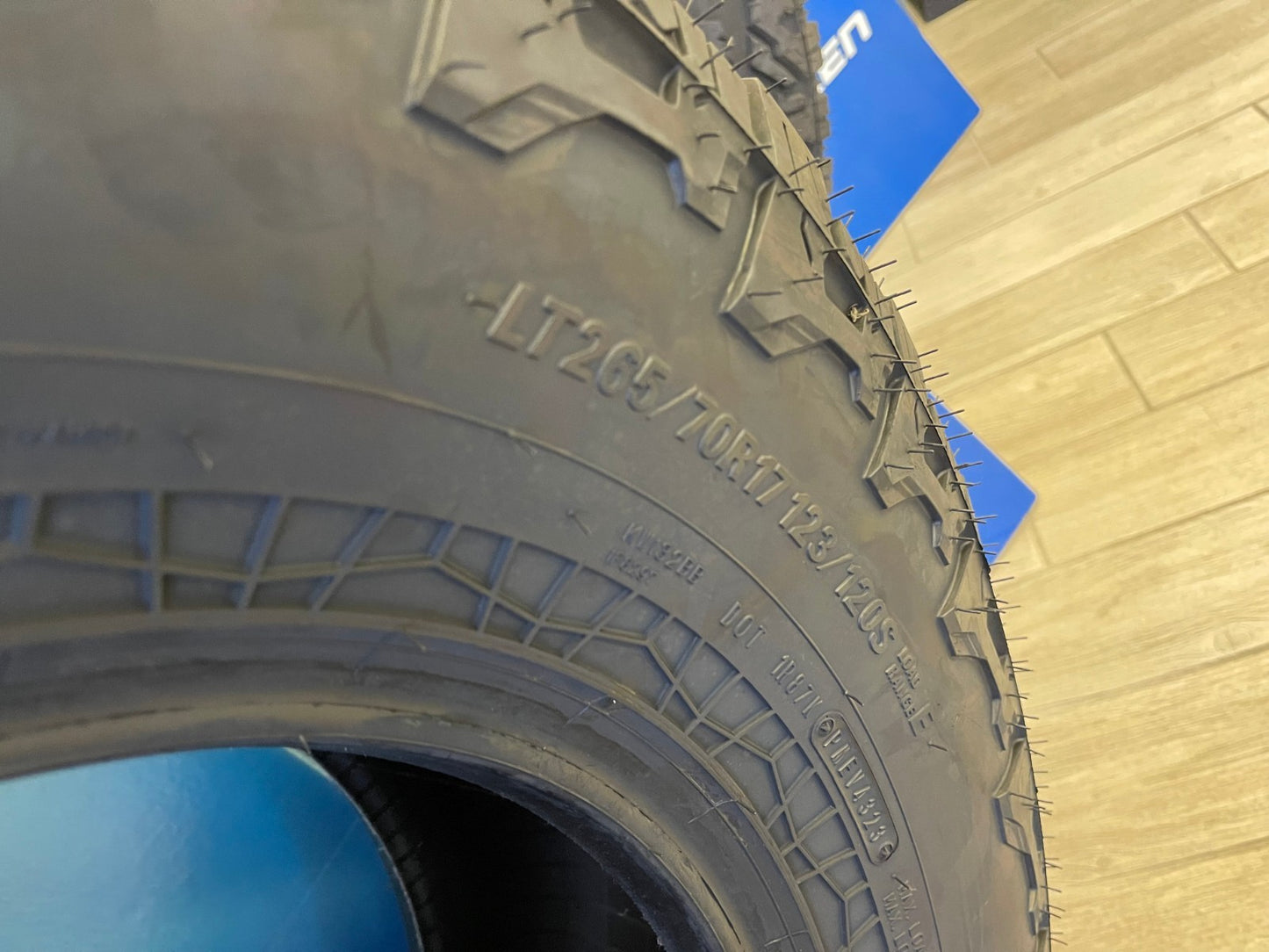 (1) 265/70/17 Falken Wildpeak A/T4 AT4W tire LT 10 ply load range E HD NEW