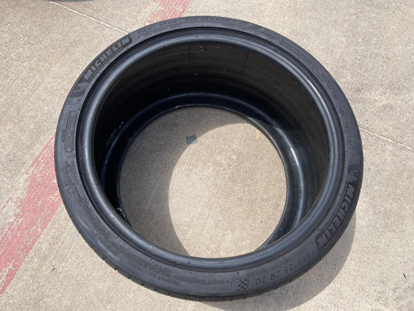 (1) 335/25/20 Michelin Pilot A/S All Season 4 ZP 99Y 335/25R20 tire