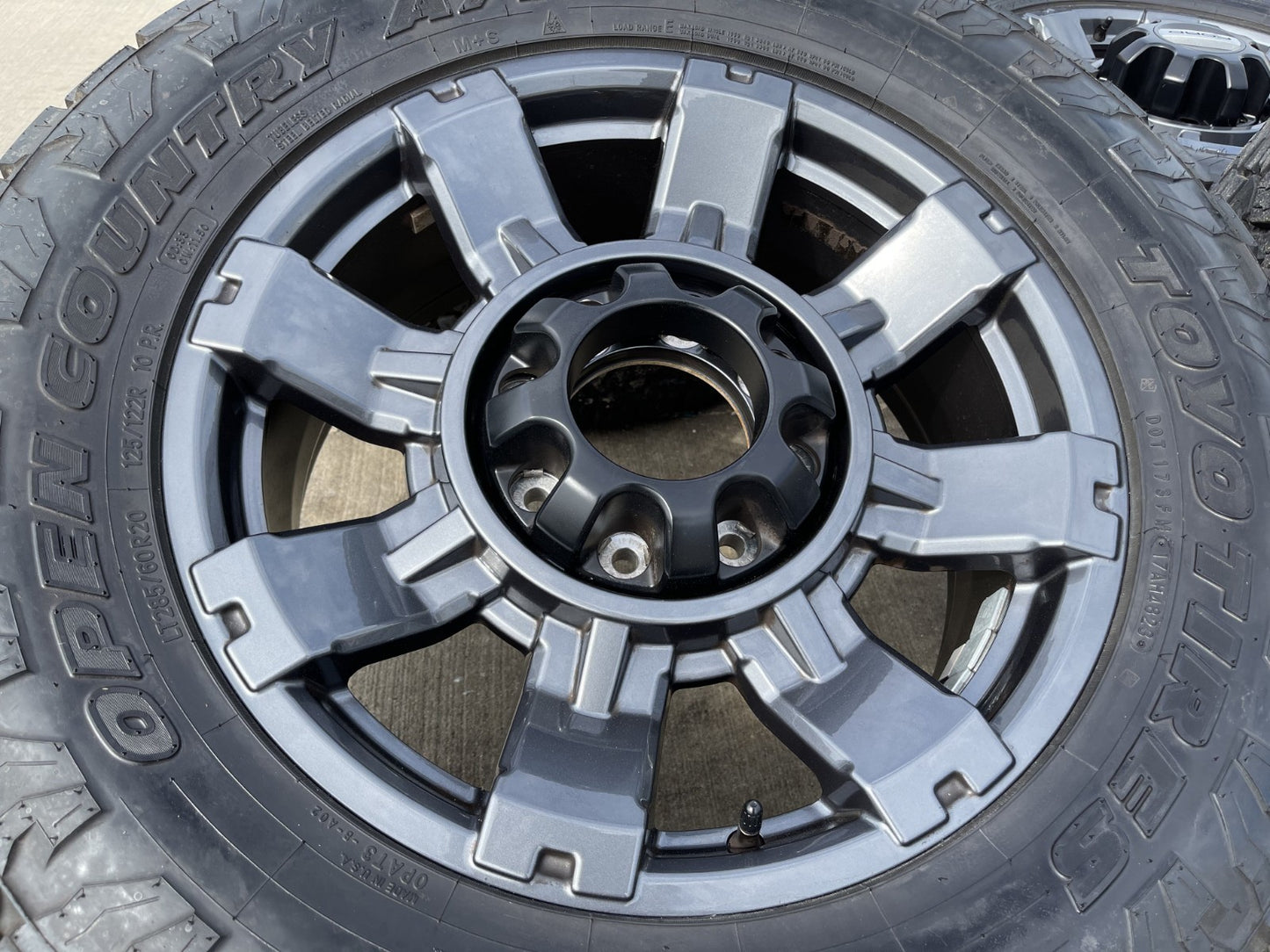 20" Ford F-250 F-350 OEM 10296 10485 Lariat wheels rims 2023 2024 2025 2026 TOYO