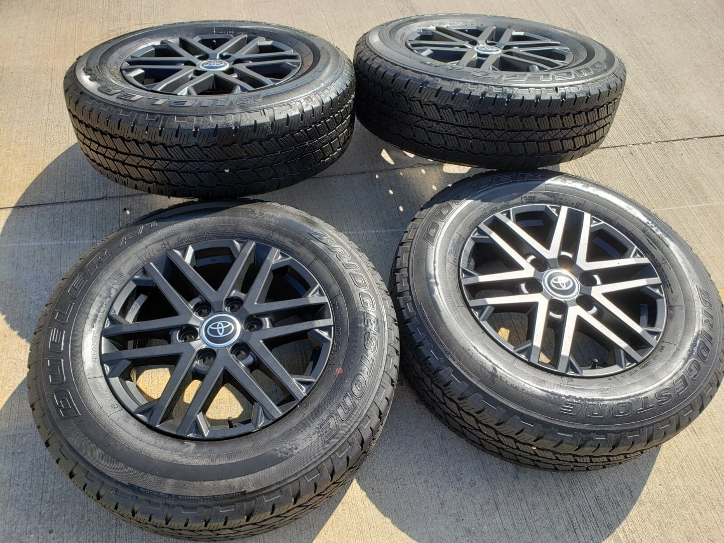18" Toyota Tundra TRD OEM wheels rims 75281 black Sequoia LX600 2025 2026 NEW