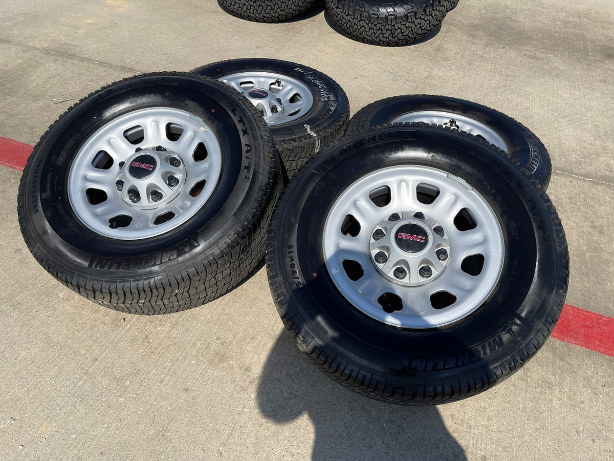 18" GMC Sierra Chevy Silverado 2500 3500 OEM 8096 wheels rims MICHELIN SET NEW
