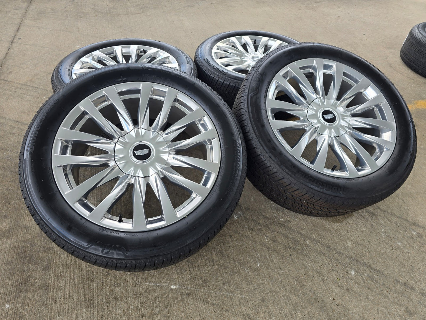 22" Cadillac Escalade Platinum OEM wheels rims 95026 4873 tires DISCOUNTED