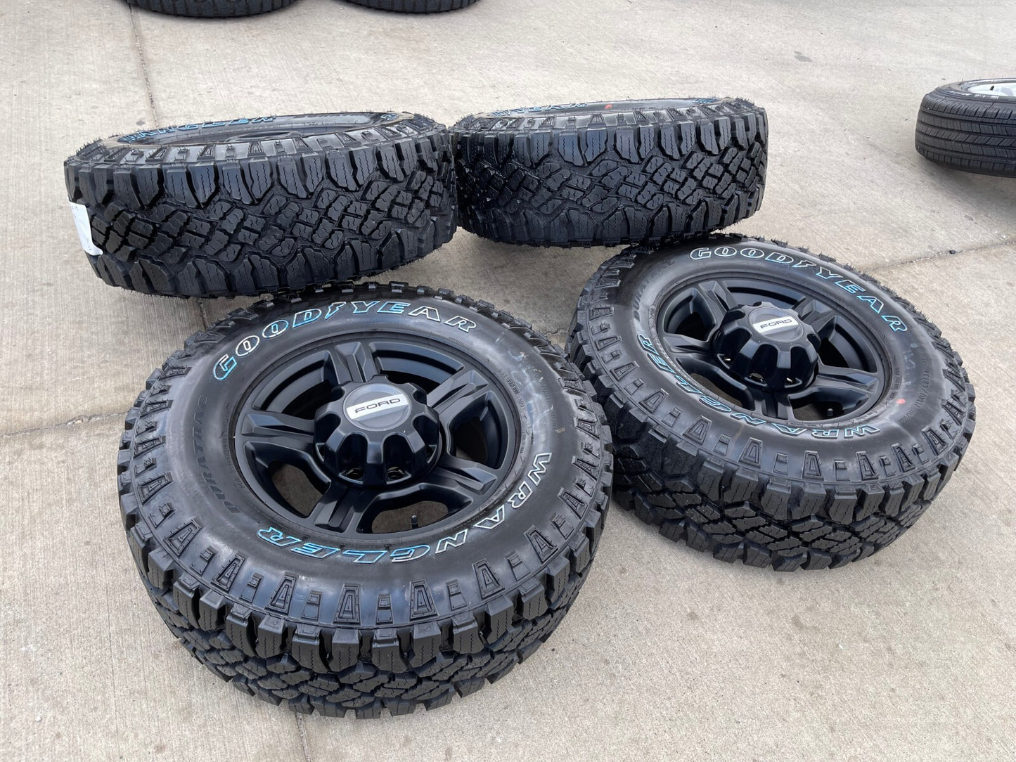 17" Ford F-250 F-350 OEM 10096 TREMOR wheels rims tires DURATRAC A/T NEW