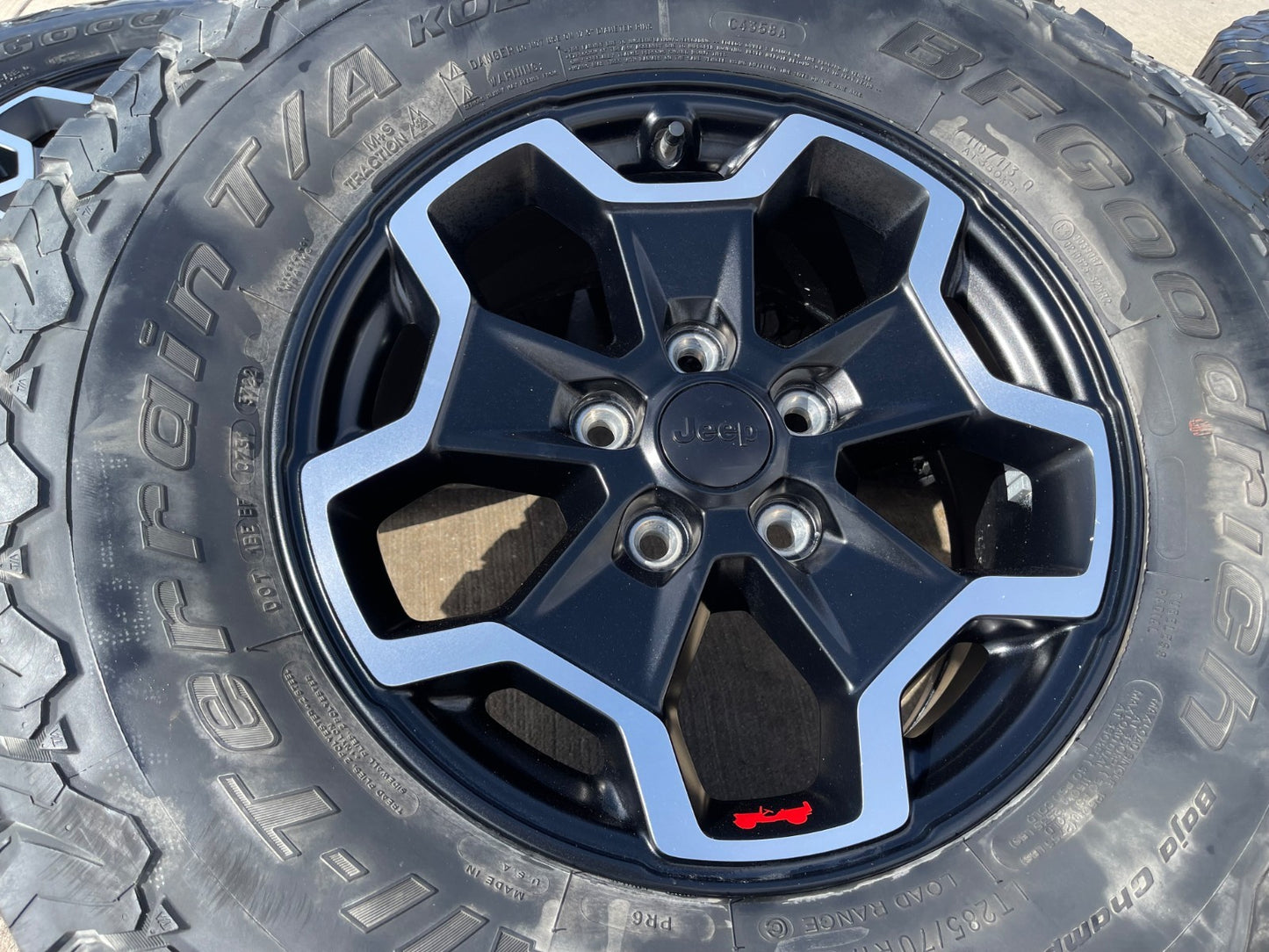 17" Jeep Wrangler Gladiator RUBICON OEM wheels rims tires 9237 black BFG KO2 A/T