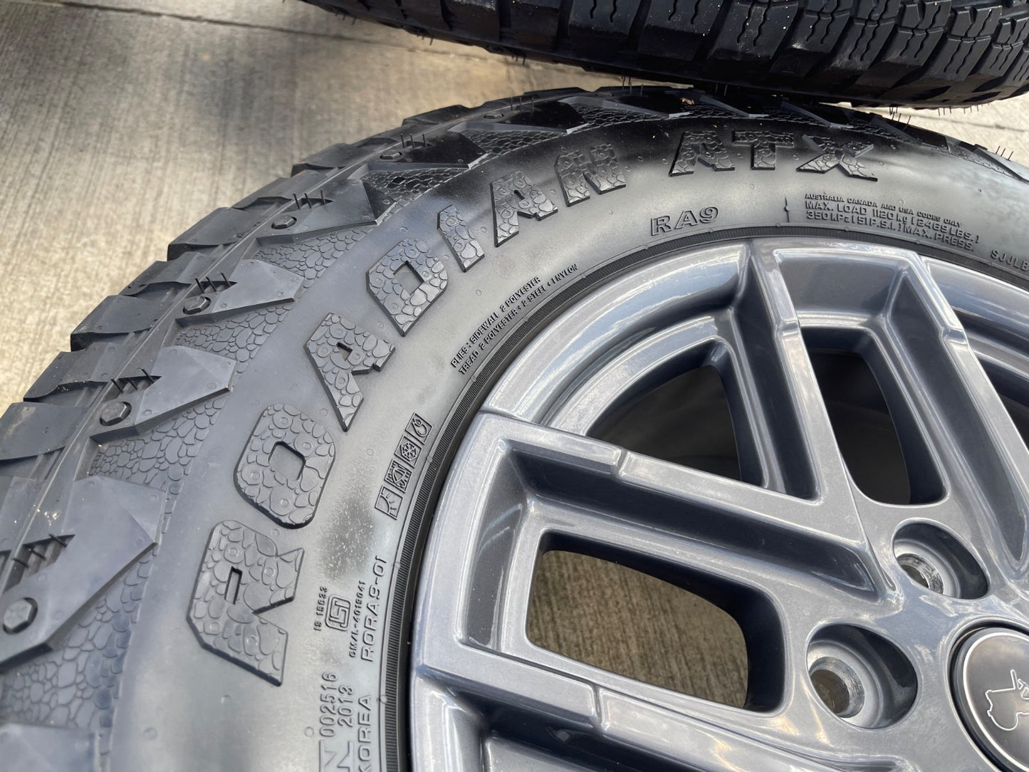 17" Jeep Wrangler Rubicon OEM wheels rims 9324 Gladiator SET