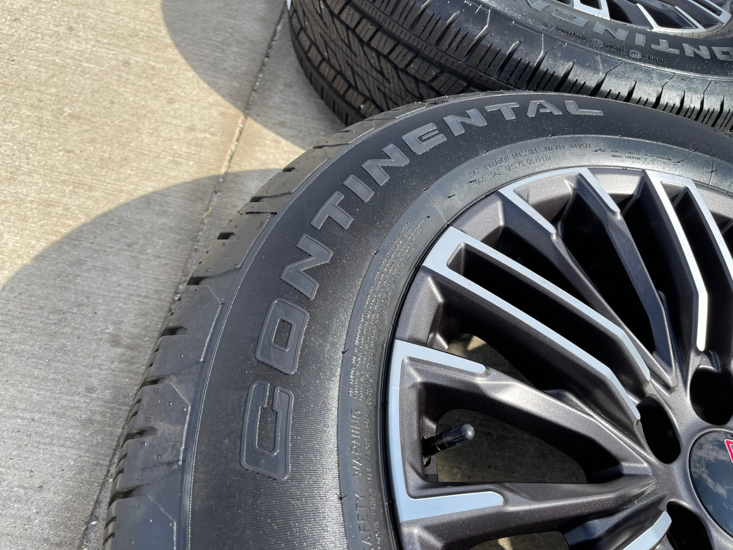 20" GMC Sierra Yukon Chevy Silverado OEM wheels rims 2024 2025 2026 NEW