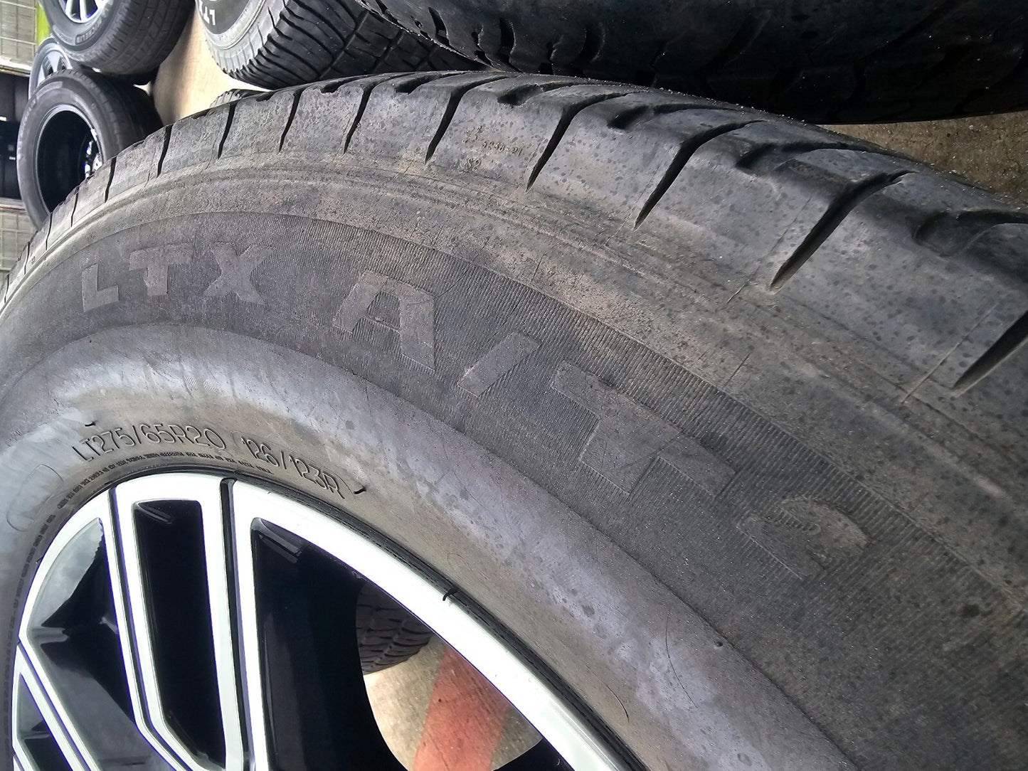 20" GMC Sierra AT4 2500 3500 OEM wheels rims 5950 Silverado MICHELIN