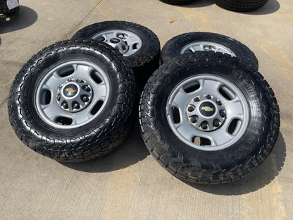 17" Chevy Silverado GMC Sierra 2500 OEM 8095 wheels rims SET tires NITRO 33"
