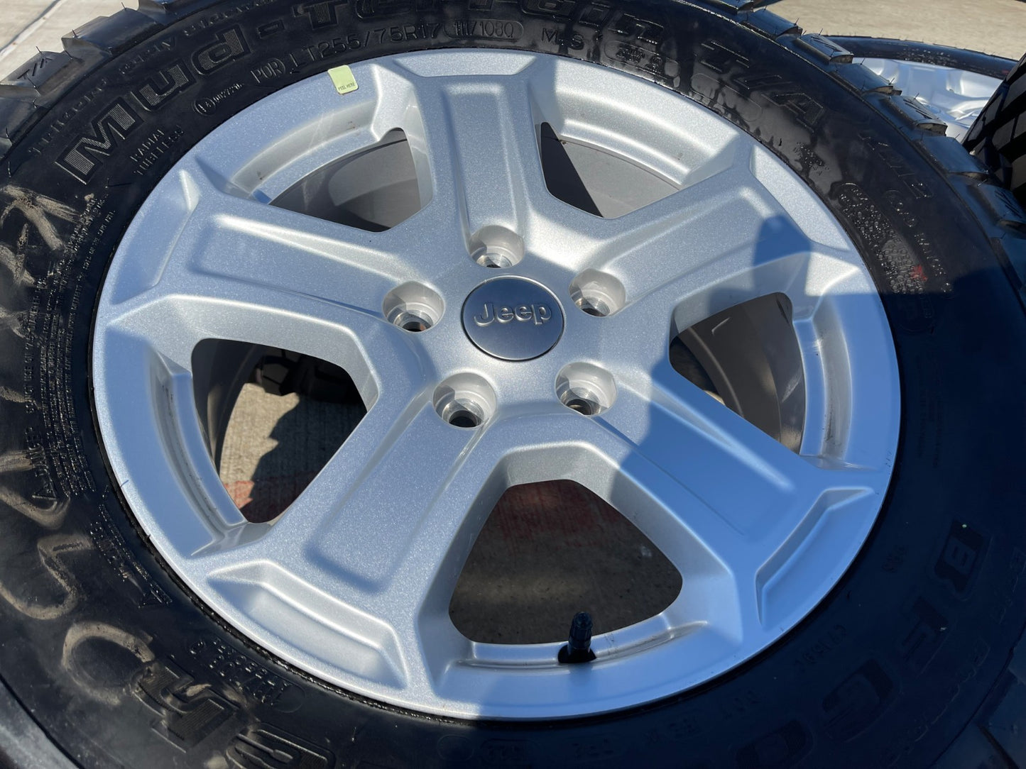 17" Jeep Wrangler Rubicon OEM wheels rims 9216 Gladiator BFG KM2 M/T