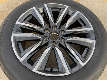 (1) 22" Cadillac Escalade OEM Platinum 4869 95028 wheel rim 2023 2024 2025 2026