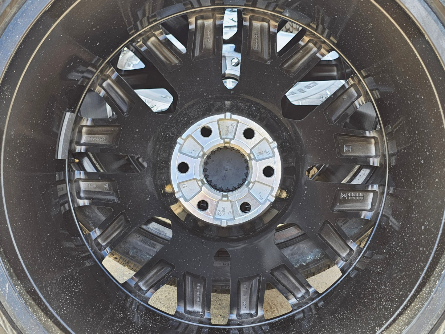 (1) 24" GMC Yukon Sierra DENALI OEM wheel rim tire 2022 2023 2024 2025 2026 2027