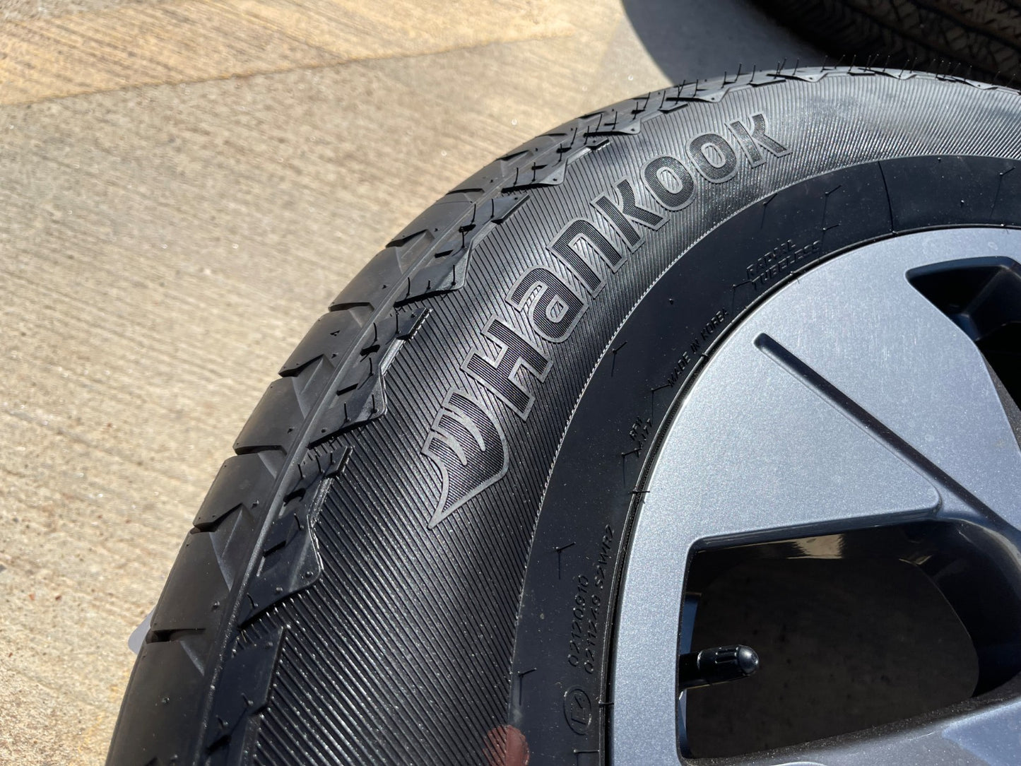 20" Ford F-150 LIMITED OEM rim wheel tire 10471 Expedition 2025 2026 HANKOOK
