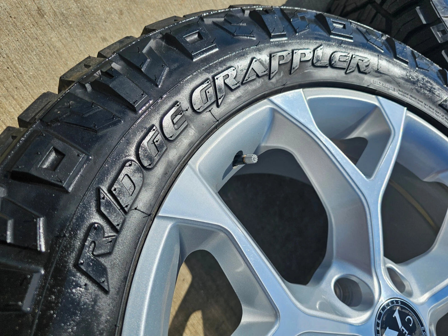 20x8.5 20" Xcess X05 Land Rover DEFENDER Range Rover wheels rims 5x120 5x4.75
