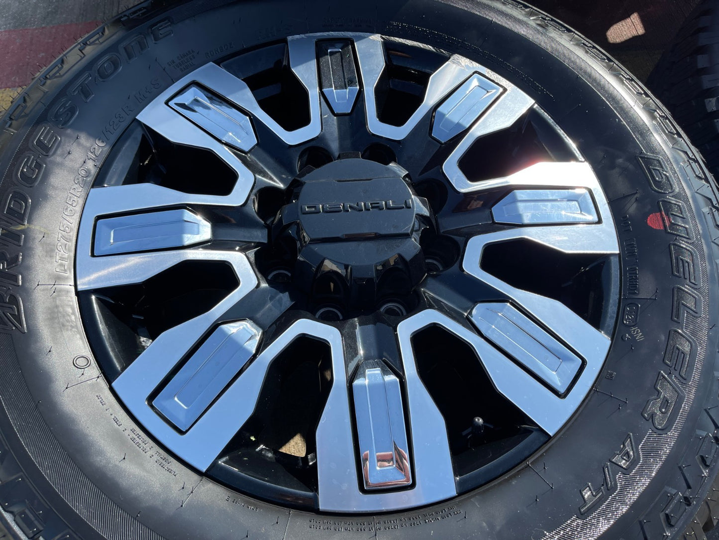 20" GMC Sierra DENALI 2500 3500 OEM wheels rims 5958 14138 Chevy DUELER A/T NEW