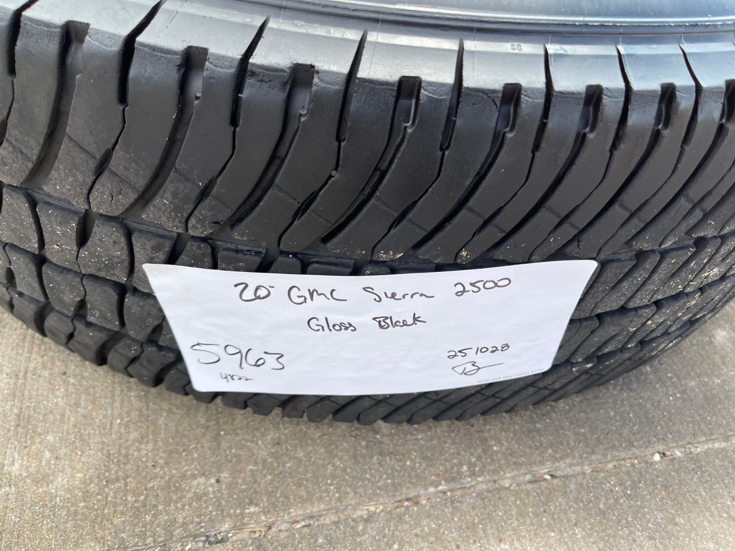 20" GMC Sierra AT4X 2500 3500 OEM 14137 5963 wheels rims Silverado MICHELIN