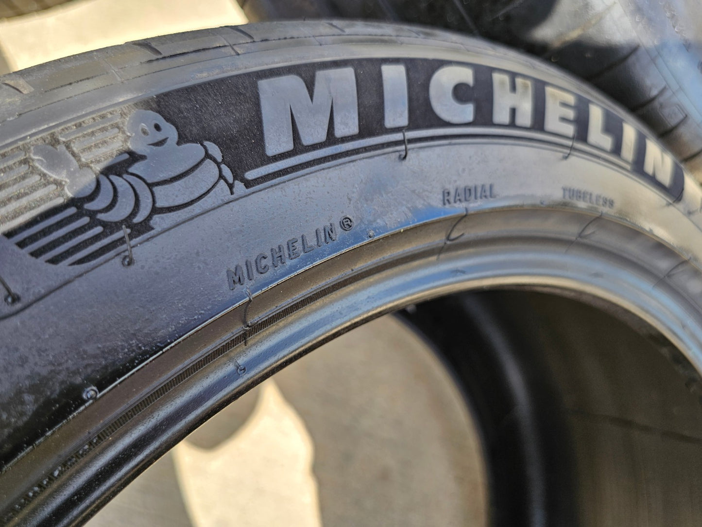 (2) 285/40/22 + (2) 325/35/22 Michelin Pilot Sport 4 S 110Y XL STAGGERED tires