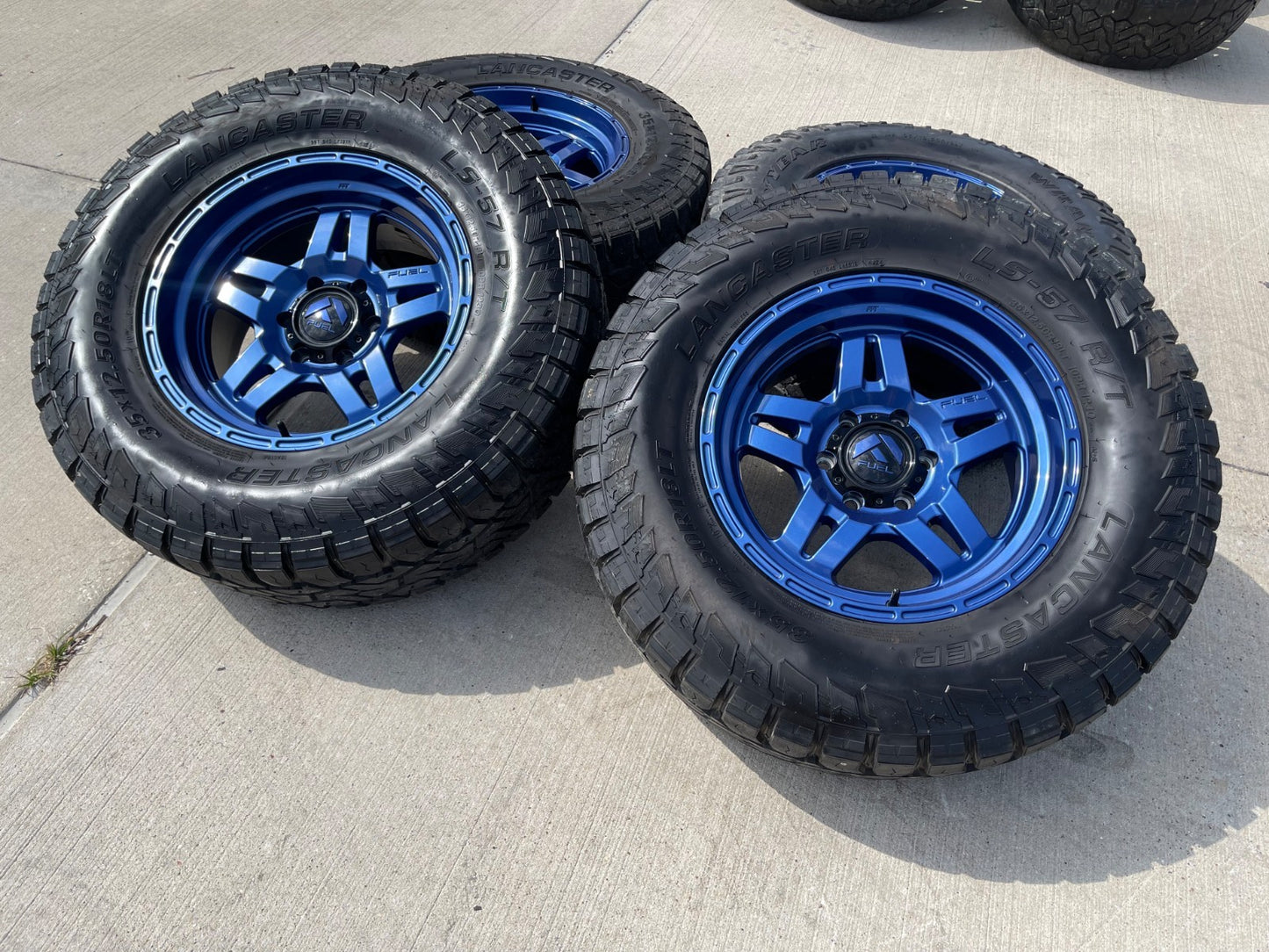 18x9 18" FUEL Oxide D802 Silverado RAM Tacoma wheels rims 6x139 6x5.5 35"