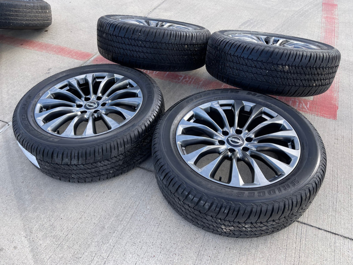 22" Infiniti QX80 QX56 Nissan Titan OEM wheels rims 62799 73770 tires