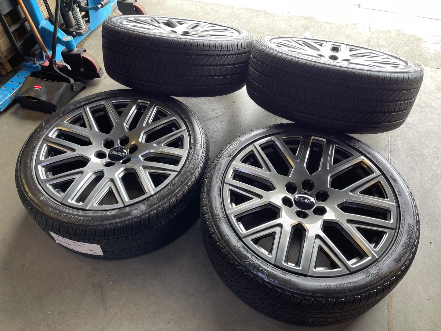 24" GMC Yukon Sierra DENALI OEM wheels rims BRIDGESTONE 2024 2025 2026 2027 NEW