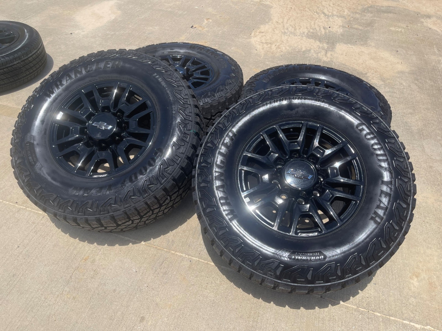 18" Chevy Silverado ZR2 Trail Boss 2500 OEM wheels rims # 14122 2011-2027 NEW